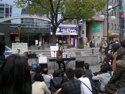 川嶋あい、被災者への祈りを込めて6年ぶりの路上ライブ　福岡、山口、神戸、大阪で募金実施
