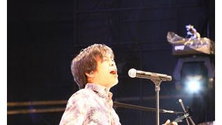 THE BOOM 宮沢和史が被災地への思いを乗せ「島唄」を熱唱 いつしか観客も大合唱に…