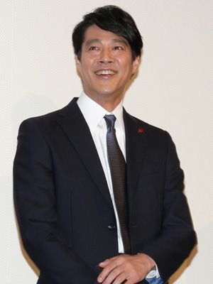 岡田准一 被災地に向けてエール いわき市から自主避難している家族を思う共演者に神妙な表情 シネマトゥデイ