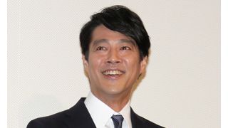 岡田准一、被災地に向けてエール いわき市から自主避難している家族を思う共演者に神妙な表情