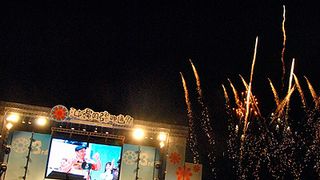 第3回沖縄国際映画祭がフィナーレ　BEGINと芸人たち、観客が被災地への思いを歌う