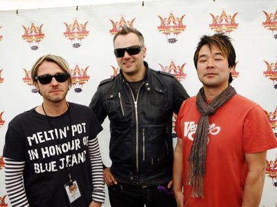 イギリスBBCでも訴え　人気ロック・バンド、フィーダーが日本の被災者支援のシングルを急きょ発売　寄付へ