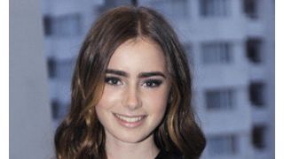フィル・コリンズの娘・美人女優リリーが実写版「白雪姫」のヒロインに抜擢！ジュリア・ロバーツと共演