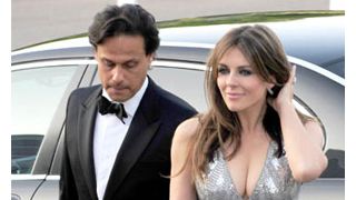 別居中のエリザベス・ハーレイが離婚を申請