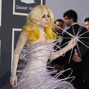 レディー・ガガ、母親が酒の飲みすぎを監視するためツアー同行することに