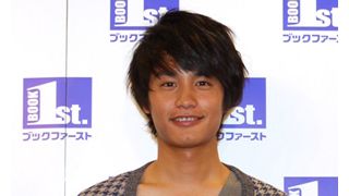 中村蒼、銭湯でのショットも 写真集「中村蒼 ハタチ」が発売