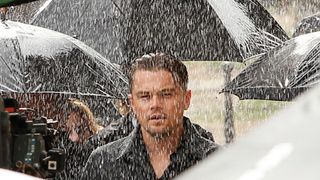 ディカプリオが4億円のギャラで出演、中国の携帯電話会社のCM撮影を激写　まさに水もしたたるイイ男