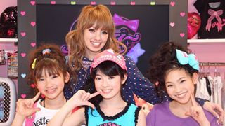 アッキーナがカリスマ女子小学生にアイドル指南!やっぱりポイントは笑顔