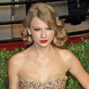 テイラー・スウィフト 両親のために約1億1,190万円の家を購入