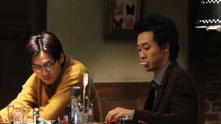 コンビ大泉洋&松田龍平、バーでの撮影には大人の風格 北海道で食べ歩いたのは良い思い出?