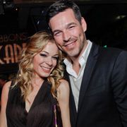 ダブル不倫の「サードウォッチ」エディ・シブリアンと歌手リアン・ライムスが結婚