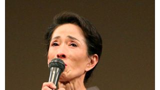 いしだあゆみ、ロケ地の被災に涙 石巻市で撮影の映画『エクレール』チャリティー試写会