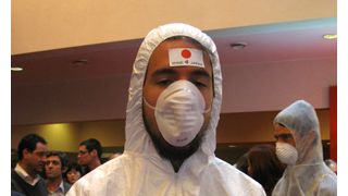 「原子力は今でも最も安全なエネルギーだ」とのイタリア首相発言に反発!映画祭のオープニングセレモニーに反原発デモが乱入