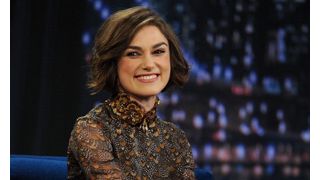 キーラ・ナイトレイ、兄の結婚式で大失態「二度と誰からも介添人は頼まれないと思う」