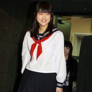 「ゲゲゲの女房」の娘役で注目!16歳美少女・荒井萌がセーラー服姿で初々しく登場!