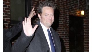 「フレンズ」のマシュー・ペリー、依存症治療のためリハビリ施設へ