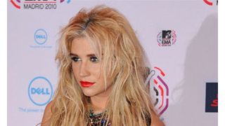 KE$HA、「歯でネックレスを作るから歯を送ってほしい」とファンにツイート