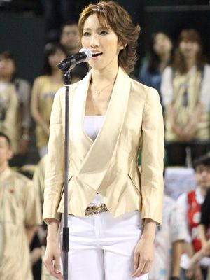 元・宝塚トップスターの水夏希、国歌独唱とともに被災地へメッセージ「今こそ日本の皆さまに、元気になってもらいたい」
