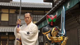 松平健×仮面ライダー！白馬の健さんとバイクの仮面ライダーが並走……“暴れ”回る!?