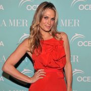 「ラスベガス」のデリンダ モリー・シムズが婚約