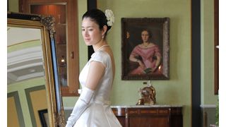 新婚・小雪、ウエディングドレス姿を披露！デザインは相談して決めたというシンプルなものに