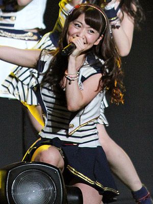 AKB48大島優子、総選挙で涙を飲んだ武道館でライブに参加！満面の笑顔で献血への協力をアピール！