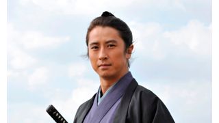 谷原章介、仲間由紀恵との共演シーンで赤面!沖縄ロケで「ほぼ一緒にいたから親密になれた」