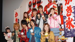 「秘密戦隊ゴレンジャー」が起源！199ヒーローが大決戦！この日はゴーカイジャー＆ゴセイジャーがひと足早く氷で暑気払い！