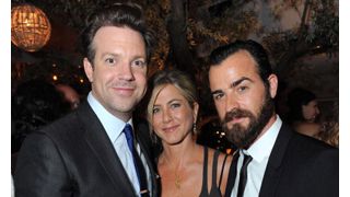 ジェニファー・アニストンが交際宣言した彼には14年来の恋人がいたことが判明!