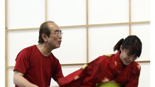 志村けん、熱愛報道みひろの帯をクルクル回して「あーれー!」 バカ殿暴走!