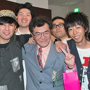 松本人志最新作の主人公が観客をお見送りするツアーがスタート!婚活への意欲も満々!みんな劇場で野見と握手!