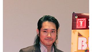 松山ケンイチ、第14回上海国際映画祭にサプライズ登場!上海語であいさつも