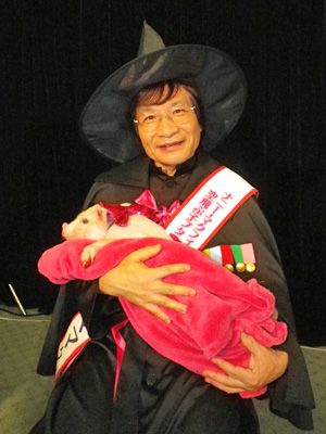 尾木ママ、教育の基本は「子どもと向き合うこと」！魔法の教育論で日本中のママを癒やす？