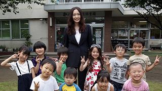 月9主演のガッキー「子どもは欲しいです!」たくさんの子どもに囲まれ自身の子育て論を告白!