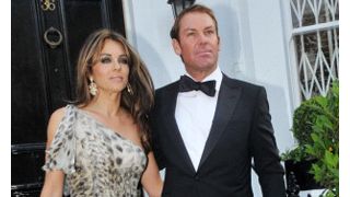 エリザベス・ハーレイ、夏休みは新恋人の家族と一緒に過ごす予定