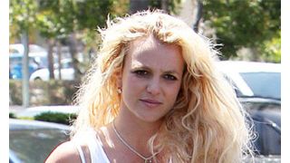 ブリトニー・スピアーズの2004年の結婚式の招待状や写真をオークションに