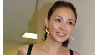 妊娠7か月のモデルSHIHO、セミヌードを披露で「主人にはまだ見せていない」