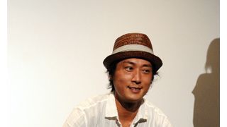 妻・辺見えみりとの話題を振られた俳優・松田賢二が突然、謎の土下座！
