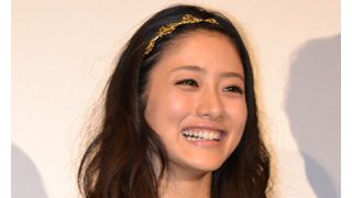石原さとみ、「かわいい」の声援なりやまず「すみません」と恐縮
