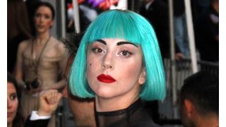レディー・ガガが「コカインは悪魔」ファンに手を出さないよう呼びかけ