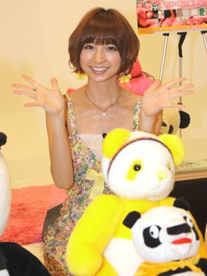 篠田麻里子 Akb48メンバーのファッションにダメ出し 着こなし方がすごく下手なんです シネマトゥデイ