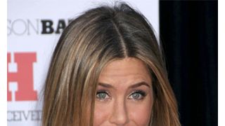 ジェニファー・アニストン、父親に新恋人ジャスティン・セローを紹介
