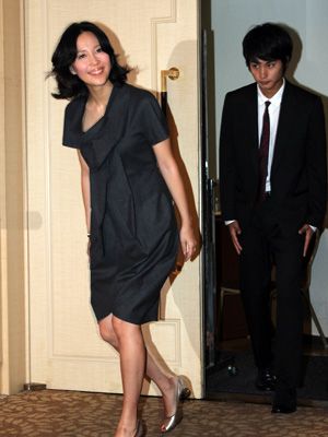 木村佳乃 妊娠発表後初の公の場で弟役の中村蒼をベタ褒め 早くも母性発揮 シネマトゥデイ