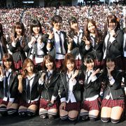 AKB48事務局も警告!有名人やお笑い芸人の偽アカウントが大量発生!