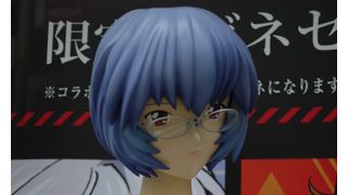 「エヴァ」コラボ眼鏡を等身大フィギュアが着用!アキバの綾波レイに注目せよ!