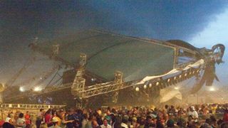 アメリカ音楽の祭典で5人が死亡、さらに45人が病院に搬送　突風にあおられ野外ステージの屋根が崩壊