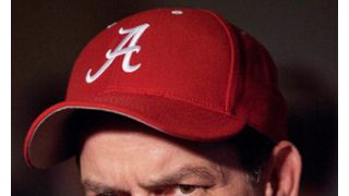 チャーリー・シーン、ケガで『メジャー・リーグ4』の撮影が休止に!バッティング練習中に神経断裂