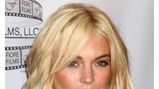 リンジー・ローハン、激怒！自分を軽蔑視した歌詞を歌ったラッパーのピットブルを訴える