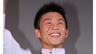 「犬のおまわりさん」で初主演を果たした芸歴11年「ROOKIES」の中尾明慶、でも本当の主役はゴールデンレトリバー犬のチョボ