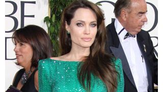 アンジェリーナ・ジョリー、妊娠、養子、秘密の結婚式をすべてインタビューで否定